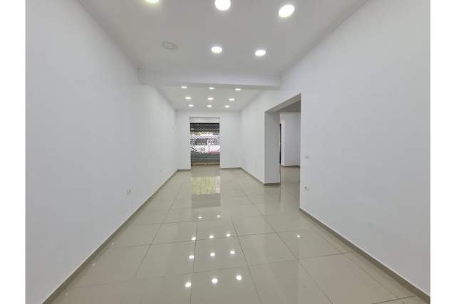 Tirane, jepet me qera zyre Kati 0, 80 m² 1.000 Euro (Stacioni i Trenit,  Tiranë,  Shqipëri)