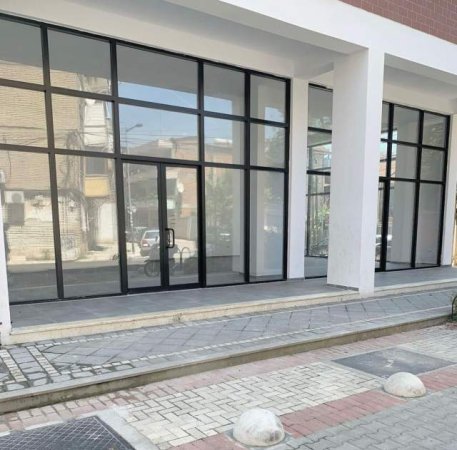 Tirane, jepet me qera ambjent biznesi Kati 0, 200 m² 1.600 Euro (Rruga e Dibres)
