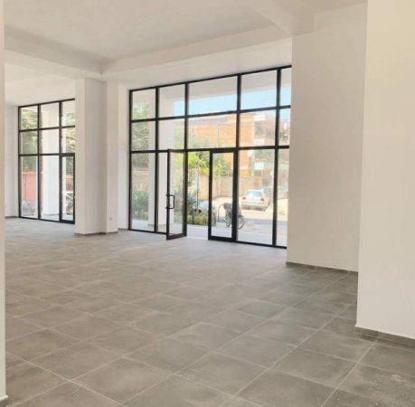 Tirane, jepet me qera ambjent biznesi Kati 0, 200 m² 1.600 Euro (Rruga e Dibres)