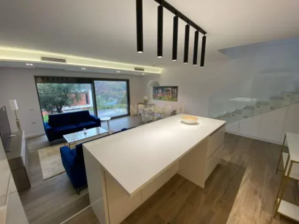Tirane, jepet me qera Vile 3 Katshe Kati 3, 330 m² 1.900 Euro (TEG Tirana, Albania)