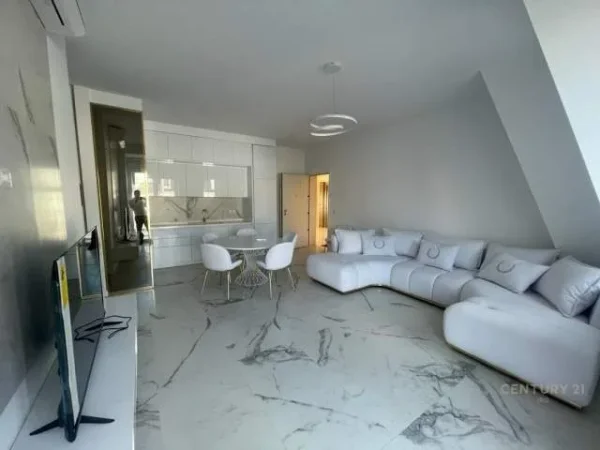 Tirane, jepet me qera apartament 2+1 Kati 3, 113 m² 1.500 Euro (Teg)