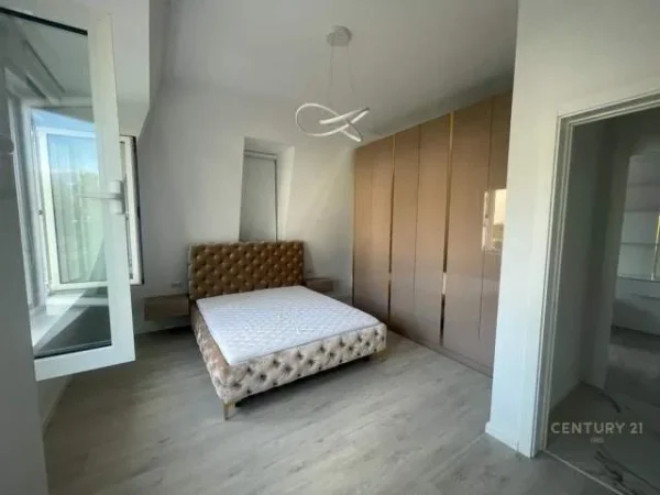 Tirane, jepet me qera apartament 2+1 Kati 3, 113 m² 1.500 Euro (Teg)