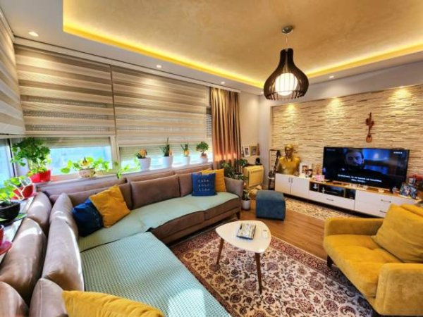 Tirane, shitet apartament Kati 8, 131 m² 186.000 Euro (Tirana, Albania)