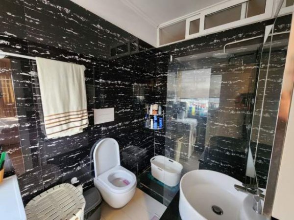 Tirane, shitet apartament Kati 8, 131 m² 186.000 Euro (Tirana, Albania)