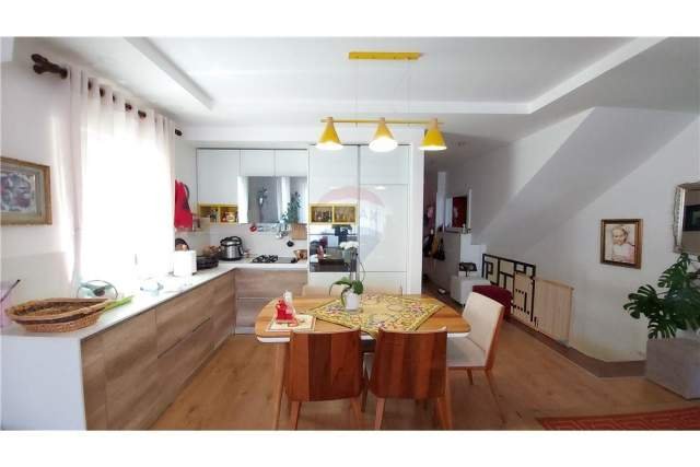 Tirane, shitet apartament 2+1 Kati 0, 150 m² 225.000 Euro