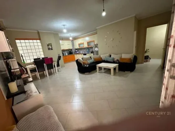 Tirane, shitet apartament 2+1 Kati 3, 113 m² 120.000 Euro (Astir)