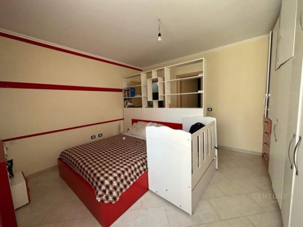 Tirane, shitet apartament 2+1 Kati 3, 113 m² 120.000 Euro (Astir)