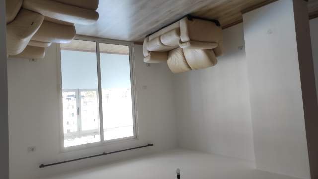 Tirane, jepet me qera ambjent biznesi Kati 1, 83 m² 500 Euro (Bulevardi "Migjeni")