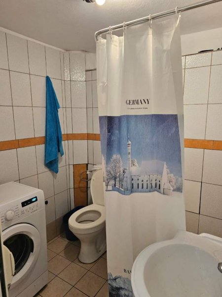 Tirane, jepet me qera garsonier 1+1 Kati 0, 18.000 Leke (Rruga Pjeter Budi)