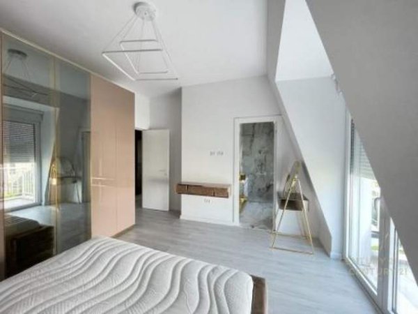 Tirane, jepet me qera apartament 2+1 Kati 3, 138 m² 2.000 Euro (Joy Residence)