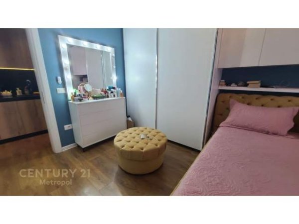 Tirane, jepet me qera apartament 1+1 Kati 4, 75 m² 1.000 Euro (Rruga e Kosovareve)