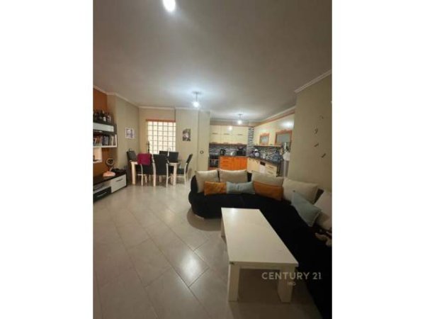Tirane, shitet apartament Kati 3, 113 m² 120.000 Euro (Tirana, Albania)