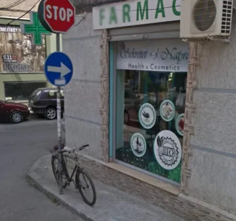 Tirane, jap me qera Dyqan Me Qera Per Farmaci 500 Euro