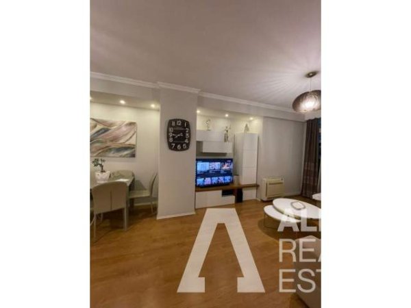 Tirane, shitet apartament 2+1 Kati 7, 93 m² 110.000 Euro (Pallatet Fratari)
