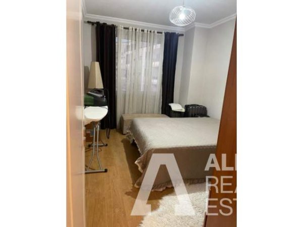 Tirane, shitet apartament 2+1 Kati 7, 93 m² 110.000 Euro (Pallatet Fratari)