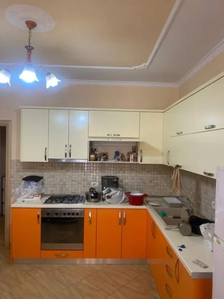 Tirane, jepet me qera apartament 2+1+BLK Kati 4, 106 m² 650 Euro (kopshti Zoologjik)