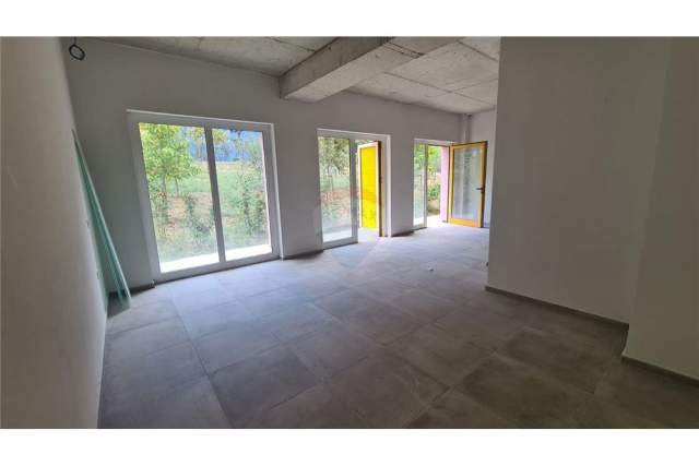 Tirane, jepet me qera ambjent biznesi Kati 0, 60 m² 250 Euro (Rruga Pasho Hysa - Ali Demi)