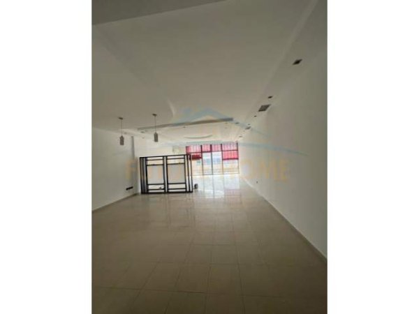 Durres, jepet me qera zyre Kati 2, 90 m² 600 Euro (Vollga)