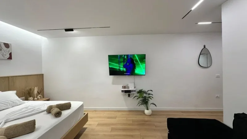 Tirane, jepet me qera garsonier Kati 3, 520 € (Mine Peza)