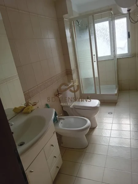 Tirane, shitet apartament 3+1 , 85 m² 160.000 € (xhamllik)