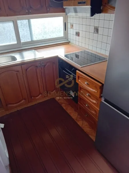 Tirane, jepet me qera apartament 3+1+Ballkon Kati 3, 85 m² 600 € (xhamllik)