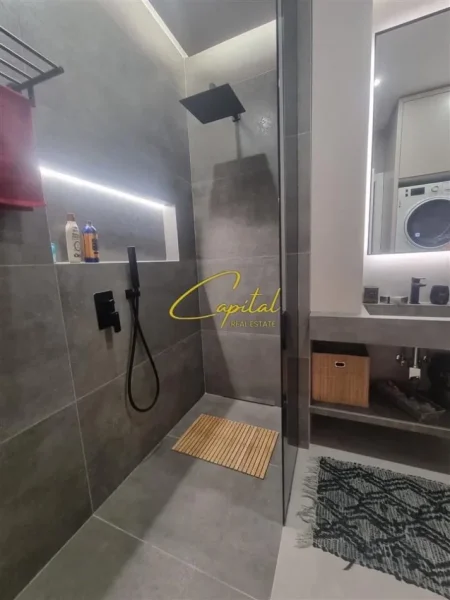 Tirane, shitet apartament 2+1 Kati 9, 120 m² 450.000 € (LIQENI ARTIFICIAL)