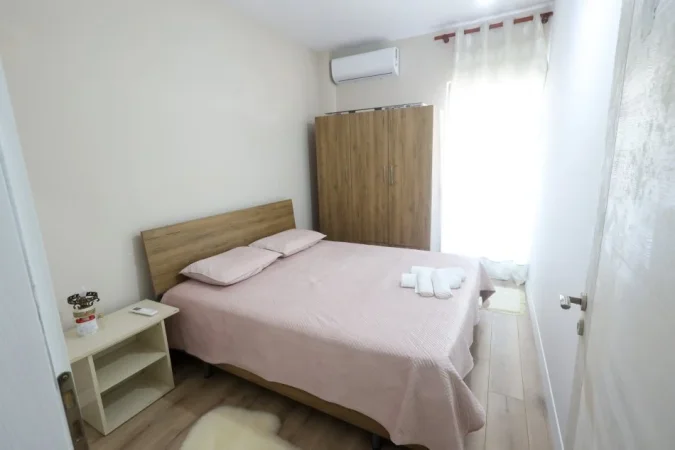 Tirane, jepet me qera apartament 1+1 Kati 4, 65 m² 350 € (Motel Gaxherri ne Fresk)
