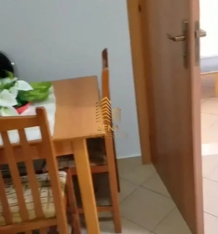 Tirane, jepet me qera apartament 1+1 Kati 3, 50 m² 400 € (Don Bosko, prane shkolles Qazim Turdiu)