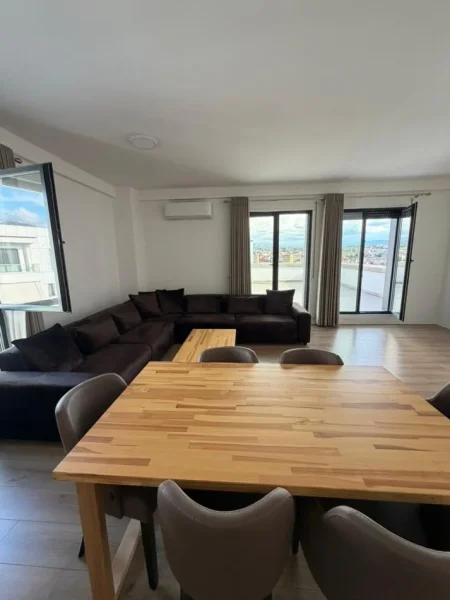 Tirane, shitet apartament 2+1+Ballkon Kati 5, 165 m² 289.200 € (Residenca Erli)
