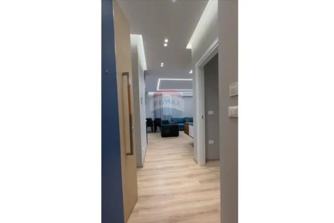 Tirane, jepet me qera apartament 1+1+Ballkon Kati 2, 72 m² 700 € (Rruga Muhamet Gjollesha)