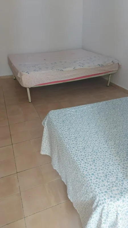 Tirane, jepet me qera shtepi 1 Katshe Kati 0, 60 m² 210 € 