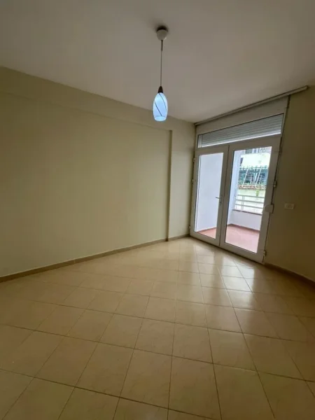 Tirane, shitet apartament duplex 3+1 Kati 1, 160 m² 280.000 € (Kodra e Diellit 2)