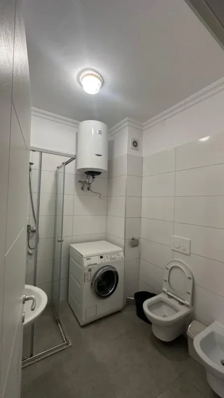 JEPET ME QERA AP 1+1 TEK MANGALEM 21 NE ALI DEM , 400 €uro , Mobilim shume i mire