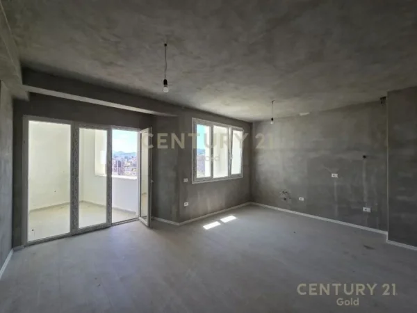 Tirane, shitet apartament 3+1+Ballkon Kati 9, 136 m² 238.000 € 