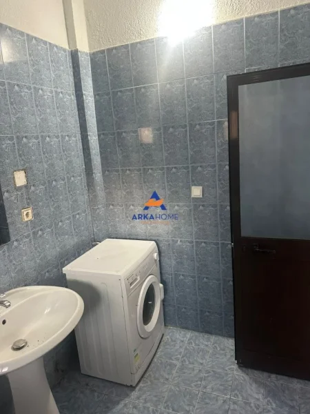 Tirane, jepet me qera apartament 2+1 Kati 1, 110 m² 416 € 