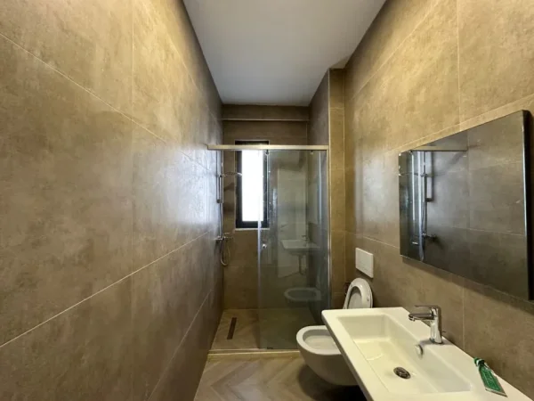 Tirane, shitet apartament 3+1+Ballkon Kati 5, 120 m² 278.000 € (Porcelan)