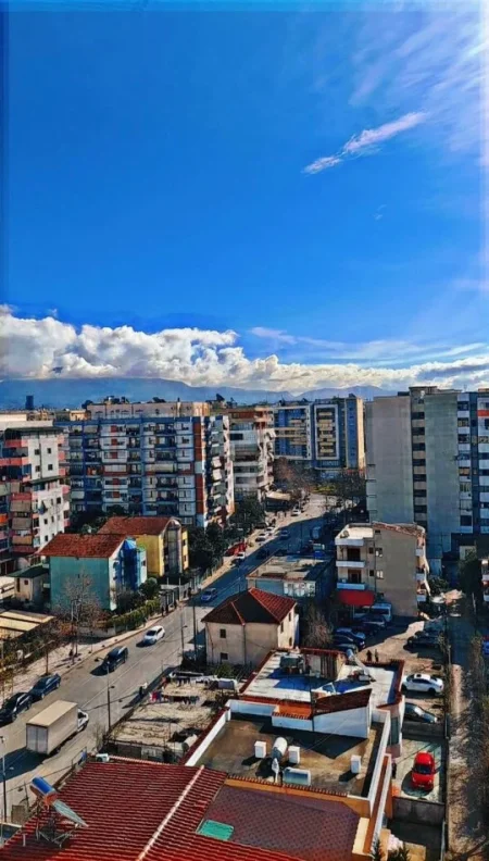 Tirane, jepet me qera apartament 2+1+Ballkon Kati 1, 124 m² 500 € (ASTIR)