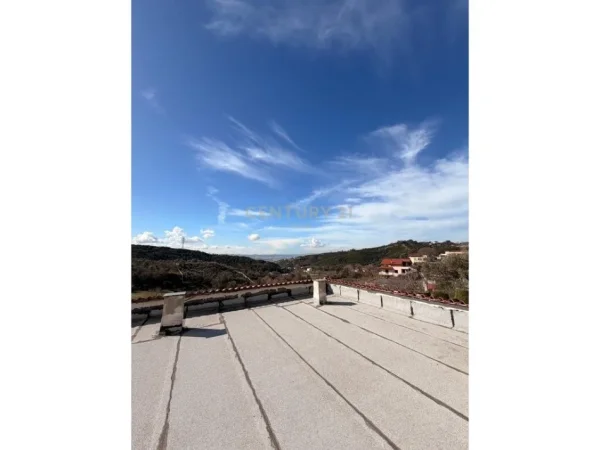 Tirane, shitet Vile 2 Katshe Kati 1, 1.010 m² 380.000 € 