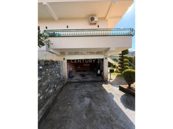 Tirane, shitet Vile 2 Katshe Kati 1, 1.010 m² 380.000 € 