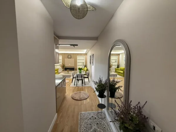 Tirane, jepet me qera apartament 1+1 Kati 1, 90000 Leke