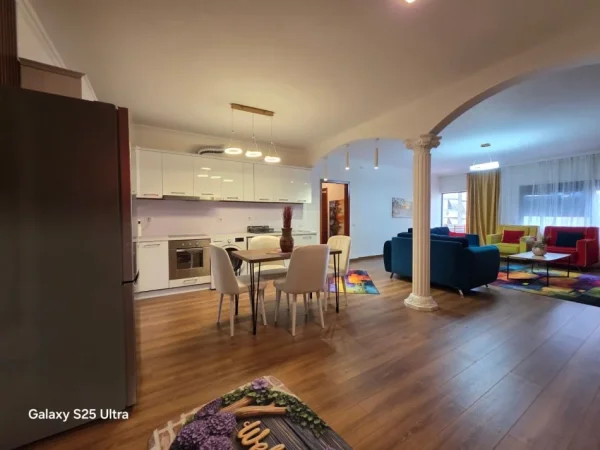 Tirane, jepet me qera apartament 2+1 Kati 4, (Rr. Him Kolli)