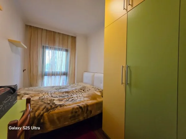 Tirane, jepet me qera apartament 2+1 Kati 4, (Rr. Him Kolli)