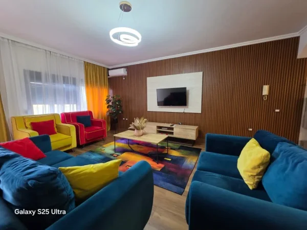 Tirane, jepet me qera apartament 2+1 Kati 4, (Rr. Him Kolli)