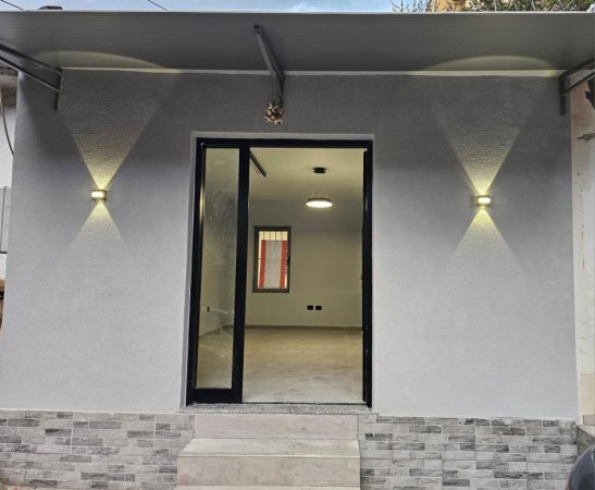 Tirane, jepet me qera ambjent biznesi Kati 0, 24 m² 480 € (AFER RRUGES SE KAVAJES)
