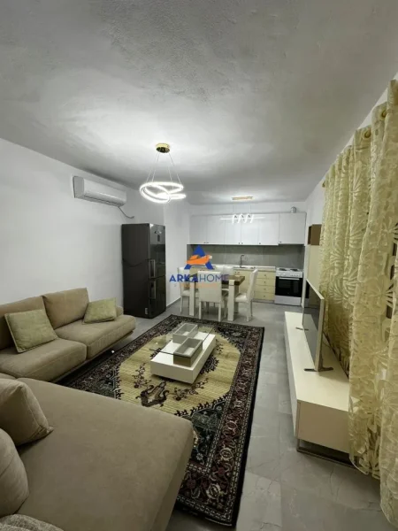 Tirane, jepet me qera apartament duplex 2+1+Ballkon Kati 2, 73 m² 624 € 