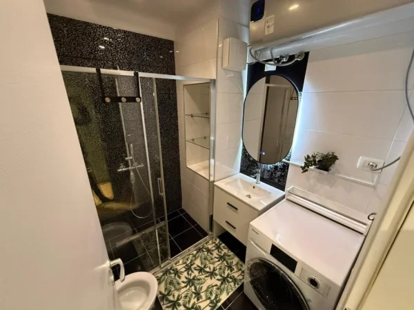 Tirane, jepet me qera apartament 1+1 Kati 1, 85000 Leke