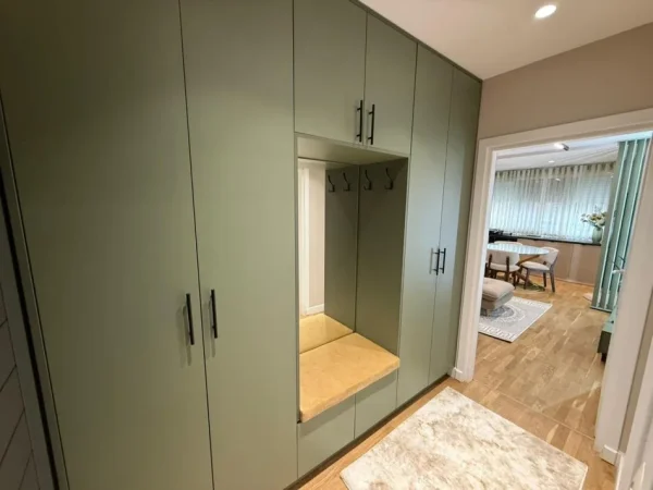 Tirane, jepet me qera apartament 1+1 Kati 1, 85000 Leke