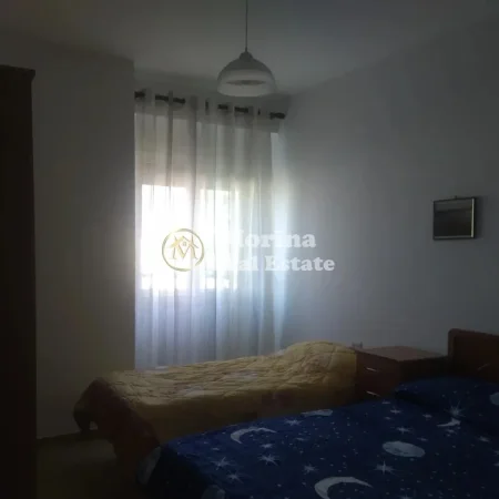 Tirane, jepet me qera apartament 1+1 Kati 3, 77 m² 500 € (Rruga Riza Cerova)