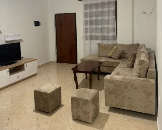 Tirane, jepet me qera apartament 1+1 Kati 1, 400 € (xhamlliku , oxhaku)