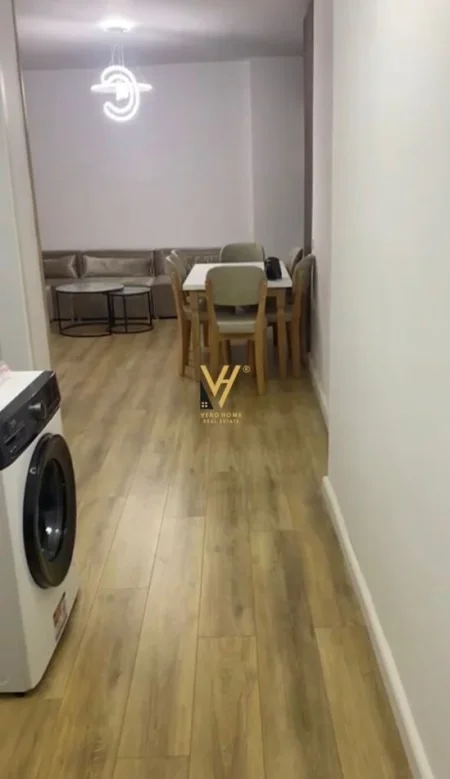 Tirane, jepet me qera apartament 2+1+Ballkon Kati 2, 90 m² 570 € (ASTIR)